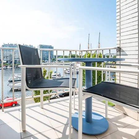 View Of The Yacht Port アパート *