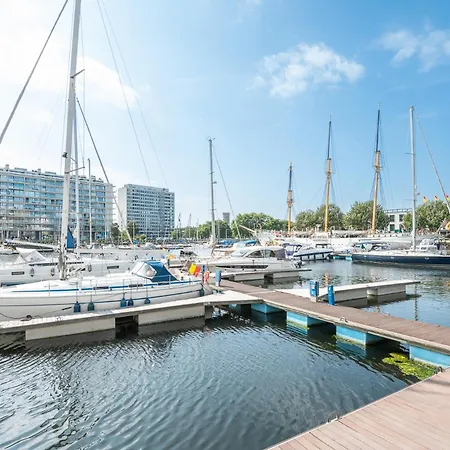 View Of The Yacht Port דירה *